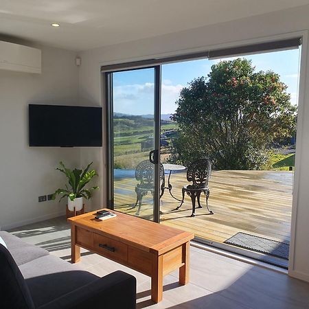 Vineyard Vacation Hotel Mangawhai Exterior photo